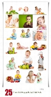 تصاویر با کیفیت کودکان خوشحال هنگام غذا خوردنCheerful Happy Baby Child Eats